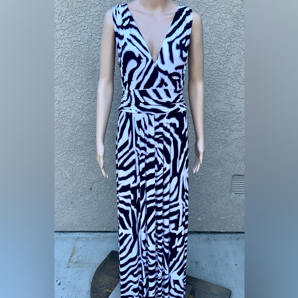 Jennifer Lopez Maxi Dress - This could be your new Go To Dress for Summer! sz S